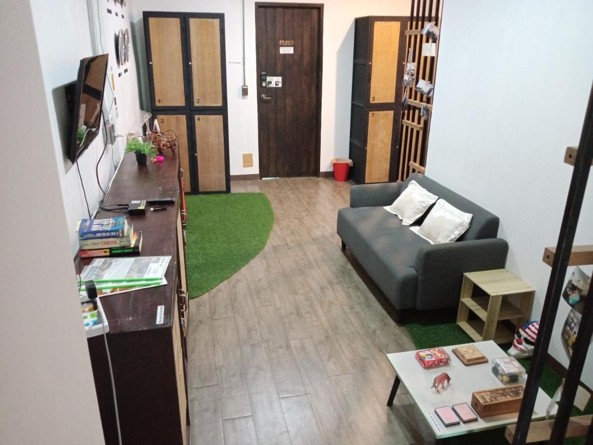 Feel Good Bangkok Hostel Exterior photo